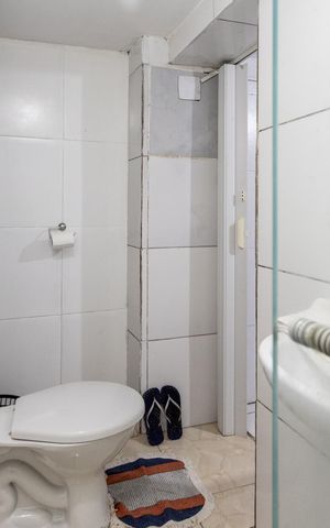Casa à venda com 165m², 3 quartos e 1 vaga Casa à venda com 165m², 3 quartos e 1 vagaBanheiro 2