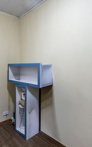 Casa à venda com 165m², 3 quartos e 1 vaga Casa à venda com 165m², 3 quartos e 1 vagaSala