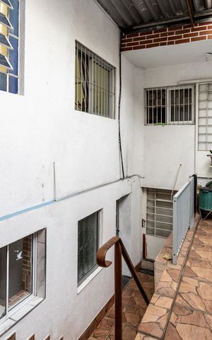 Casa à venda com 165m², 3 quartos e 1 vaga Casa à venda com 165m², 3 quartos e 1 vagaÁrea Externa