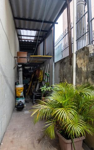Casa à venda com 165m², 3 quartos e 1 vaga Casa à venda com 165m², 3 quartos e 1 vagaOficina