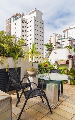 Apartamento à venda com 180m², 3 quartos e 3 vagas Apartamento à venda com 180m², 3 quartos e 3 vagasCobertura