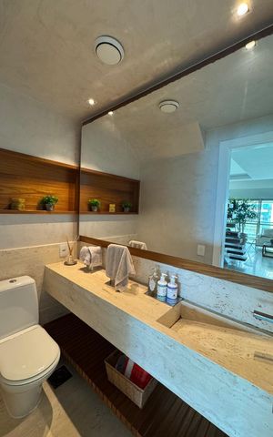 Apartamento à venda com 600m², 5 quartos e 5 vagas Apartamento à venda com 600m², 5 quartos e 5 vagasBanheiro 1
