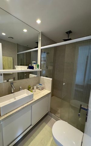 Apartamento à venda com 600m², 5 quartos e 5 vagas Apartamento à venda com 600m², 5 quartos e 5 vagasBanheiro 2