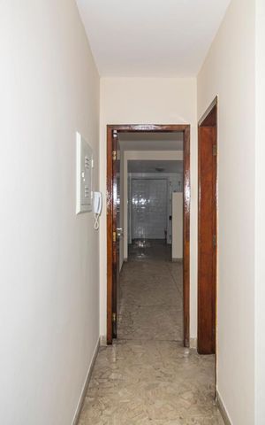 Casa à venda com 250m², 4 quartos e 2 vagasCorredor
