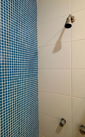 Apartamento à venda com 85m², 2 quartos e 1 vaga Apartamento à venda com 85m², 2 quartos e 1 vagaBanheiro social