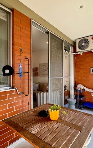 Apartamento à venda com 85m², 2 quartos e 1 vaga Apartamento à venda com 85m², 2 quartos e 1 vagaVaranda da sala