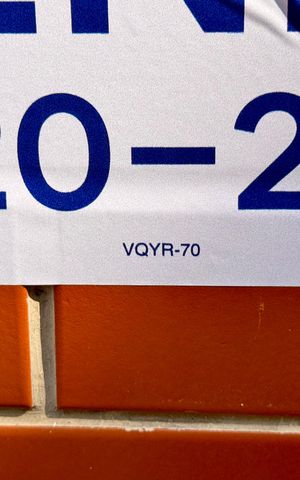 Apartamento à venda com 85m², 2 quartos e 1 vaga Apartamento à venda com 85m², 2 quartos e 1 vagaPlaca