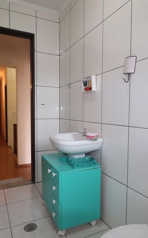 Casa à venda com 182m², 3 quartos e 2 vagasBanheiro Social