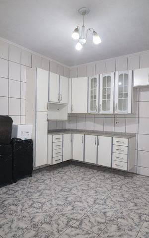 Casa à venda com 182m², 3 quartos e 2 vagasCozinha