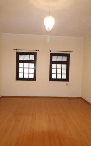 Casa à venda com 182m², 3 quartos e 2 vagasSala