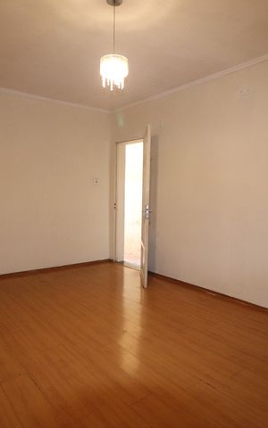 Casa à venda com 182m², 3 quartos e 2 vagasSala