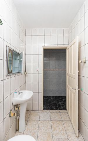 Casa para alugar com 36m², 1 quarto e 1 vaga Casa para alugar com 36m², 1 quarto e 1 vagaBanheiro