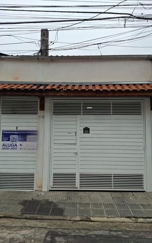 Casa para alugar com 36m², 1 quarto e sem vaga Casa para alugar com 36m², 1 quarto e sem vagaFachada