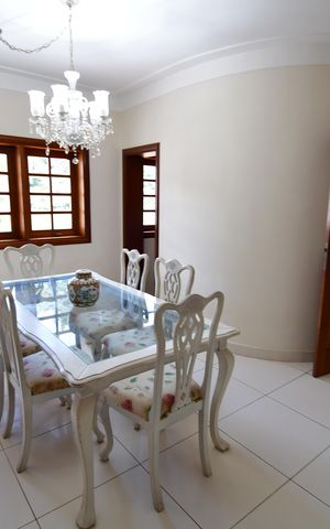 Casa de condomínio à venda com 850m², 4 quartos e 6 vagasSala