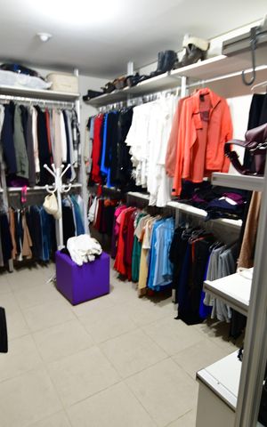 Casa de condomínio à venda com 850m², 4 quartos e 6 vagasCloset da Suíte