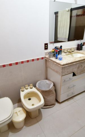 Casa de condomínio à venda com 850m², 4 quartos e 6 vagasBanheiro Suíte 2