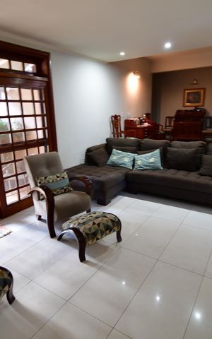 Casa de condomínio à venda com 850m², 4 quartos e 6 vagasSala
