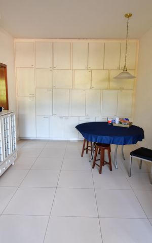 Casa de condomínio à venda com 850m², 4 quartos e 6 vagasCozinha