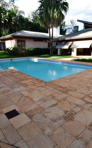 Casa de condomínio à venda com 850m², 4 quartos e 6 vagasPiscina