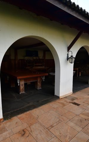 Casa de condomínio à venda com 850m², 4 quartos e 6 vagasVaranda gourmet