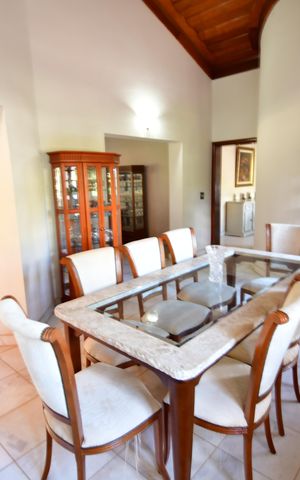 Casa de condomínio à venda com 850m², 4 quartos e 6 vagasSala
