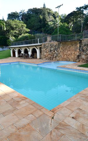 Casa de condomínio à venda com 850m², 4 quartos e 6 vagasPiscina