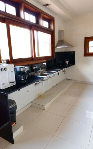 Casa de condomínio à venda com 850m², 4 quartos e 6 vagasCozinha