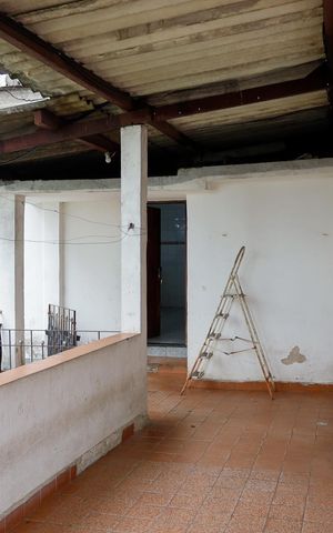 Casa à venda com 576m², 6 quartos e 1 vaga Casa à venda com 576m², 6 quartos e 1 vagaÁrea comum
