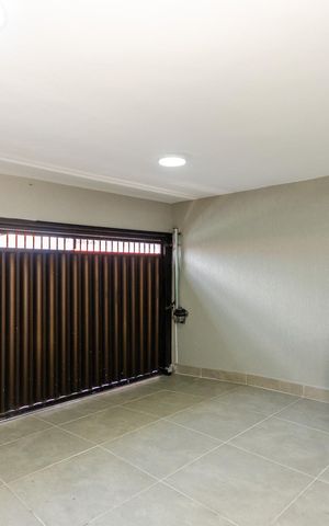 Casa à venda com 199m², 3 quartos e 3 vagas Casa à venda com 199m², 3 quartos e 3 vagasGaragem