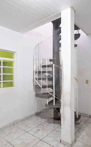 Casa à venda com 172m², 5 quartos e sem vaga Casa à venda com 172m², 5 quartos e sem vagaCasa 2 Sala