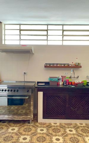 Casa à venda com 400m², 4 quartos e 2 vagas Casa à venda com 400m², 4 quartos e 2 vagasCozinha