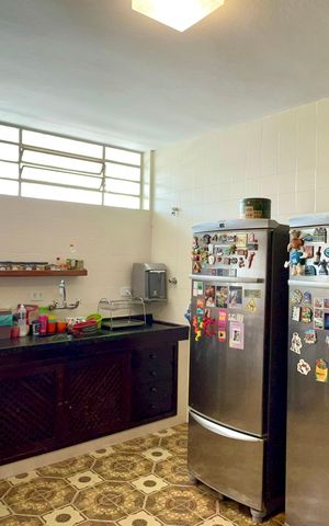 Casa à venda com 400m², 4 quartos e 2 vagas Casa à venda com 400m², 4 quartos e 2 vagasCozinha