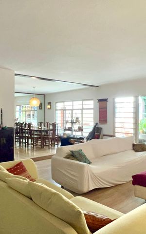Casa à venda com 400m², 4 quartos e 2 vagas Casa à venda com 400m², 4 quartos e 2 vagasSala