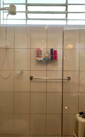 Casa à venda com 400m², 4 quartos e 2 vagas Casa à venda com 400m², 4 quartos e 2 vagasBanheiro Social