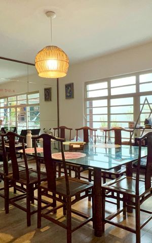 Casa à venda com 400m², 4 quartos e 2 vagas Casa à venda com 400m², 4 quartos e 2 vagasSala de Jantar