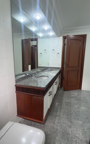 Apartamento para alugar com 424m², 5 quartos e 4 vagas Apartamento para alugar com 424m², 5 quartos e 4 vagasBanheiro da Suíte