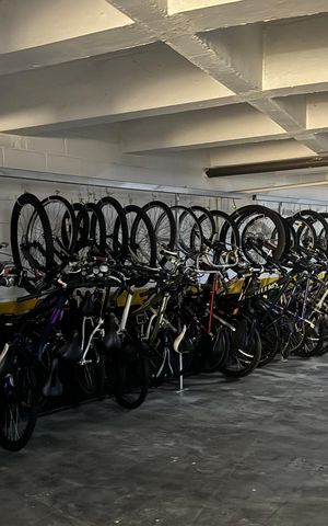 Apartamento para alugar com 424m², 5 quartos e 4 vagas Apartamento para alugar com 424m², 5 quartos e 4 vagasBicicletário
