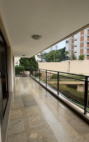 Apartamento para alugar com 424m², 5 quartos e 4 vagas Apartamento para alugar com 424m², 5 quartos e 4 vagasvaranda