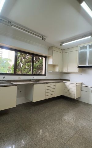 Apartamento para alugar com 424m², 5 quartos e 4 vagas Apartamento para alugar com 424m², 5 quartos e 4 vagasCozinha