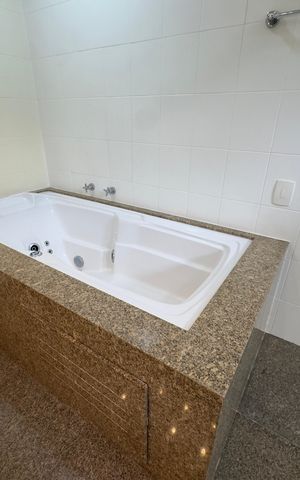Apartamento para alugar com 424m², 5 quartos e 4 vagas Apartamento para alugar com 424m², 5 quartos e 4 vagasBanheiro da Suíte