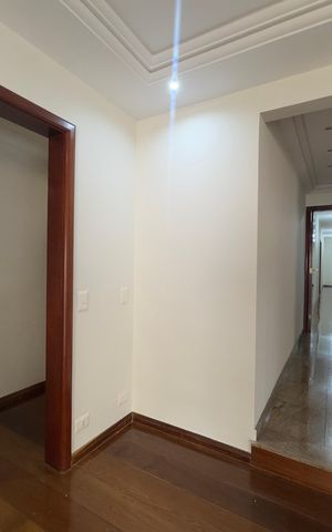 Apartamento para alugar com 424m², 5 quartos e 4 vagas Apartamento para alugar com 424m², 5 quartos e 4 vagasCorredor de entrada