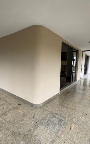 Apartamento para alugar com 424m², 5 quartos e 4 vagas Apartamento para alugar com 424m², 5 quartos e 4 vagasVaranda