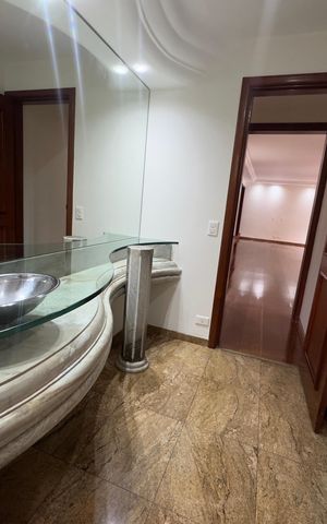 Apartamento para alugar com 424m², 5 quartos e 4 vagas Apartamento para alugar com 424m², 5 quartos e 4 vagasLavabo