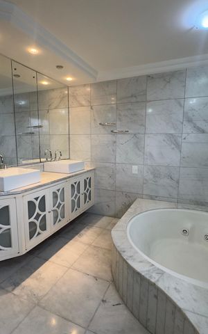 Apartamento para alugar com 424m², 5 quartos e 4 vagas Apartamento para alugar com 424m², 5 quartos e 4 vagasBanheiro Suíte 2