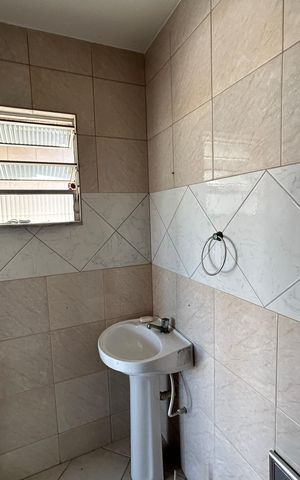 Casa à venda com 107m², 1 quarto e sem vagaBanheiro de serviço