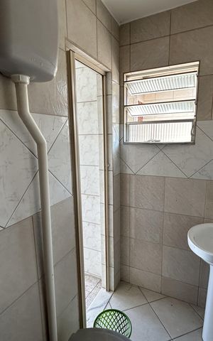 Casa à venda com 107m², 1 quarto e sem vagaBanheiro de serviço