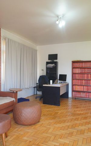 Apartamento à venda com 100m², 2 quartos e sem vagaSala