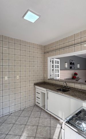 Casa de condomínio para alugar com 387m², 6 quartos e 2 vagas Casa de condomínio para alugar com 387m², 6 quartos e 2 vagasCozinha (Edícula)