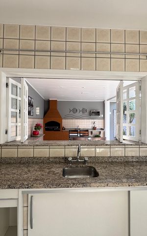 Casa de condomínio para alugar com 387m², 6 quartos e 2 vagas Casa de condomínio para alugar com 387m², 6 quartos e 2 vagasCozinha (Edícula)