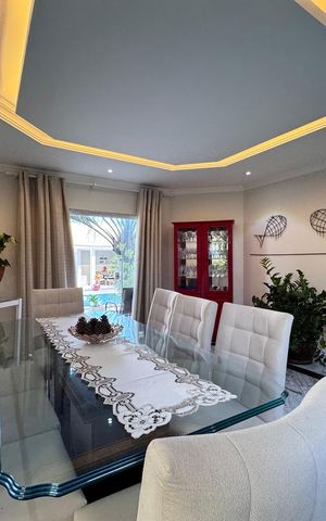 Casa de condomínio para alugar com 387m², 6 quartos e 2 vagas Casa de condomínio para alugar com 387m², 6 quartos e 2 vagasSala